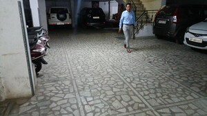 Parking in 3 BHK Builder Floor at Vaishali Sector 5 – for Sale