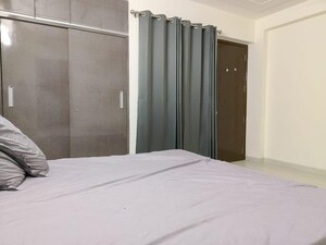 Bedroom in 3 BHK Builder Floor at Sector 46 – for Rent