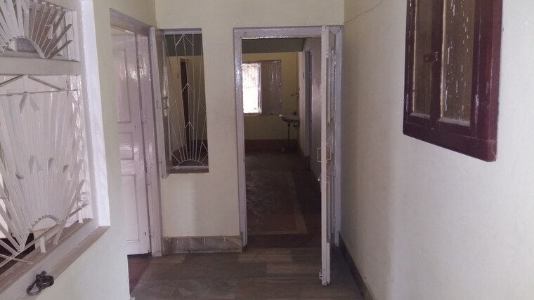 Room, lahurabir 4 Bedroom 1400 Sq.Ft. Independent House In Lahurabir Varanasi 9334204