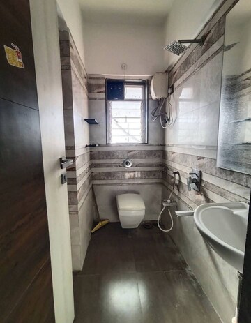 Bathroom in 1 BHK Apartment at Azad Nagar – for Rent