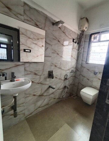 Bathroom in 1 BHK Apartment at Azad Nagar – for Rent