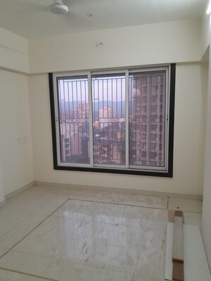 Room in 2 BHK Apartment at Borivali East – for Rent