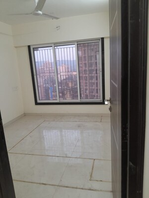 Room in 2 BHK Apartment at Borivali East – for Rent