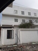 4 BHK + Servant Room 2150 Sq.Ft. Apartment in Mahagun Manor