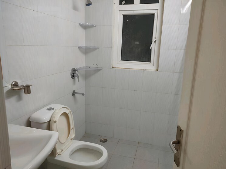 Bathroom, suncity-vatsal-valley 2 Bedroom 1130 Sq.Ft. Apartment In Gwal Pahari Gurgaon 9334416