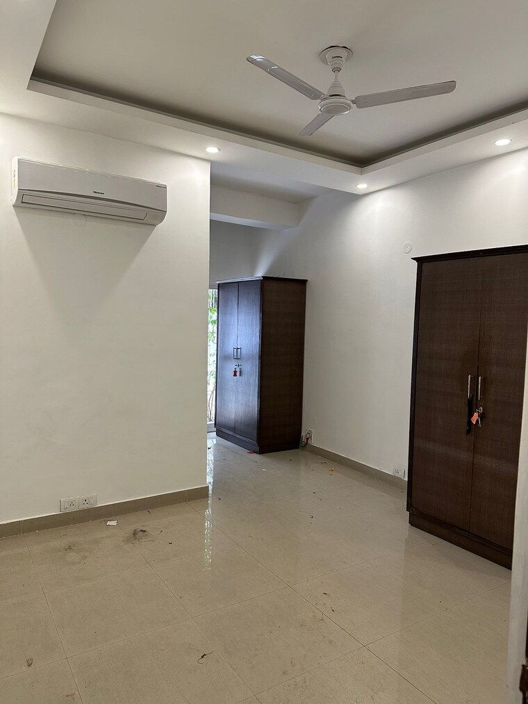 Room, emaar-mgf-emerald-hills 3.5 Bedroom 1380 Sq.Ft. Builder Floor In Sector 65 Gurgaon 9334436