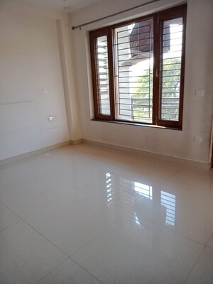 2 BHK Builder Floor For Rent in Shimla Bypass Road