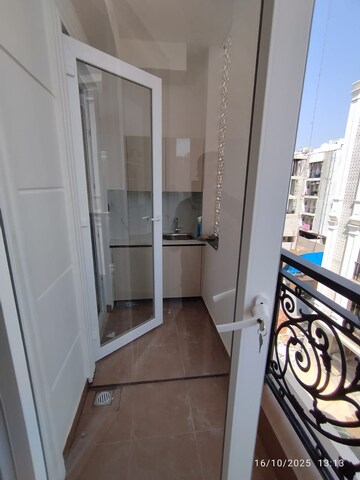 Balcony in 3 BHK Builder Floor at Sector 71 – for Rent