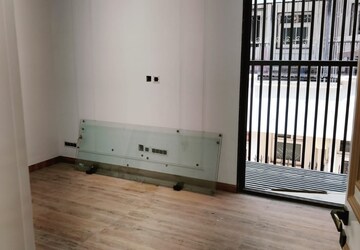 Room in 3.5 BHK Builder Floor at Emaar MGF Emerald Hills, Sector 65 – for Sale
