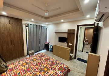 Bedroom in 3.5 BHK Builder Floor at Emaar MGF Emerald Hills, Sector 65 – for Sale