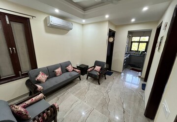 Master Bedroom in 3.5 BHK Builder Floor at Emaar MGF Emerald Hills, Sector 65 – for Sale