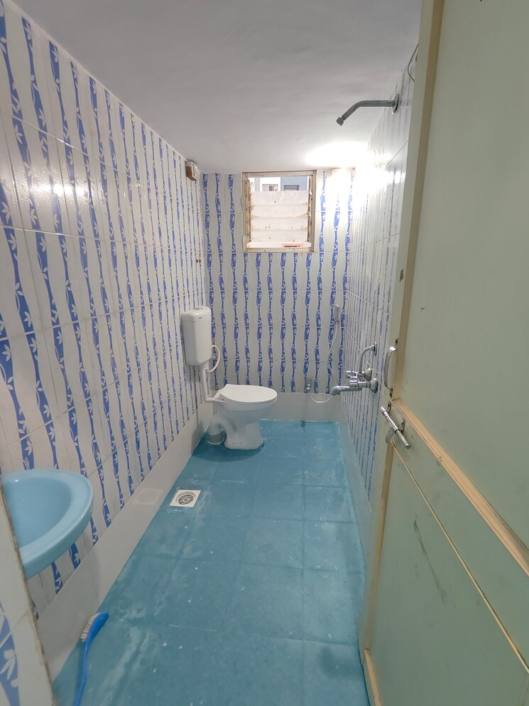 Bathroom, wadgaon sheri 1 Bedroom 650 Sq.Ft. Apartment In Wadgaon Sheri Pune 9334473