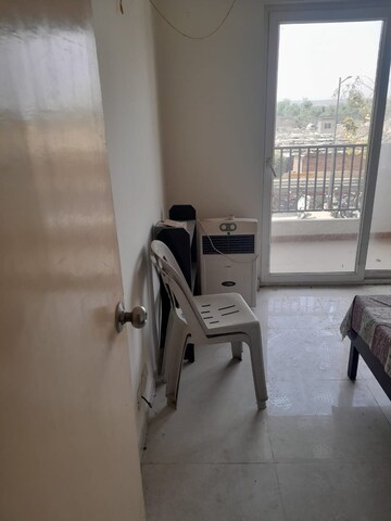 Master Bedroom in 2.5 BHK Builder Floor at Emaar Emerald Estate, Sector 65 – for Rent