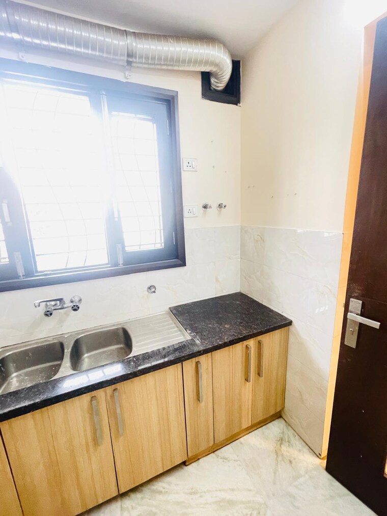 Kitchen, tulip-violet 3 Bedroom 1578 Sq.Ft. Apartment In Sector 69 Gurgaon 9334526