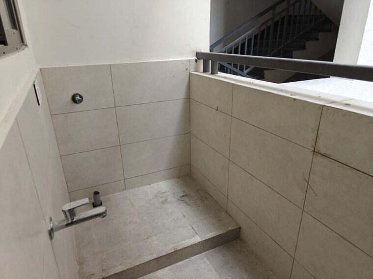 Bathroom, srr-sriram-river-view 3 Bedroom 2085 Sq.Ft. Apartment In Narsingi Hyderabad 9334613