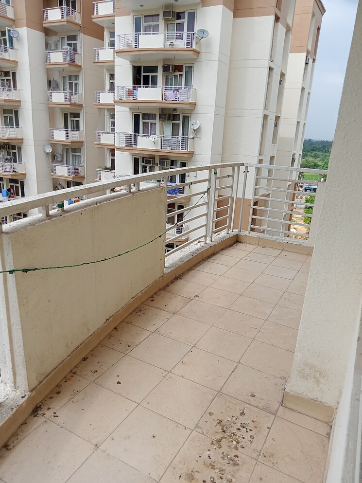 Balcony, tulip-petals 3 Bedroom 1550 Sq.Ft. Apartment In Sector 89 Gurgaon 9334695