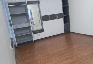Room in 3 BHK Apartment at Bannerghatta – for Rent