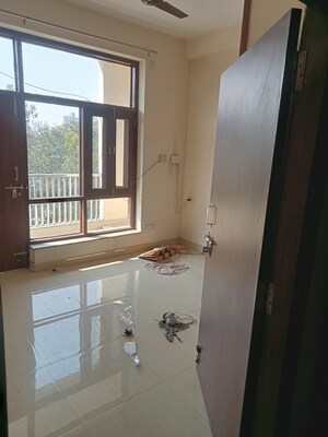 Room in 3 BHK Apartment at Tulip White, Sector 69 – for Rent