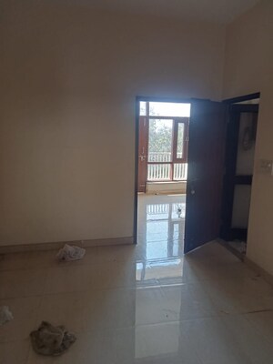 Room in 3 BHK Apartment at Tulip White, Sector 69 – for Rent