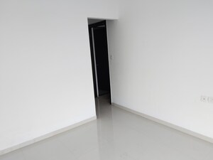 Room in 2 BHK Apartment at UK Iridium, Kandivali East – for Rent