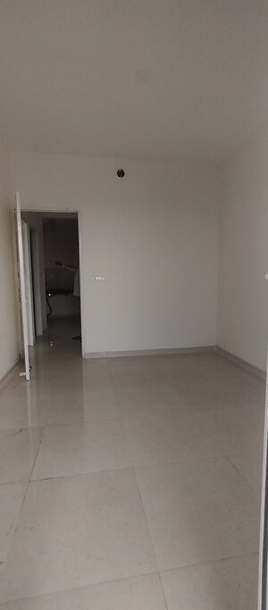 Room in 2 BHK Apartment at Signature The Millennia 3, Sector 37d – for Rent