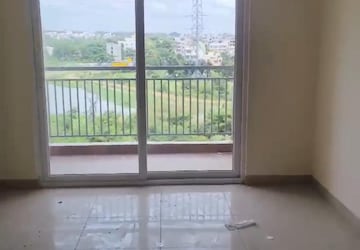 Room in 3 BHK Apartment at TVS Emerald Jardin, Singasandra – for Sale
