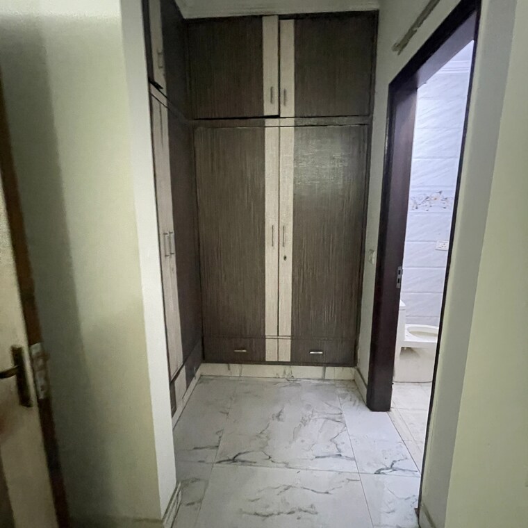 undefined, kalkaji 3 Bedroom 1800 Sq.Ft. Builder Floor In Kalkaji Delhi 9334850