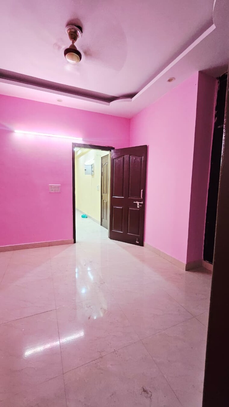 Room, hindon-vihar 2 Bedroom 750 Sq.Ft. Builder Floor In Sector 49 Noida 9334876