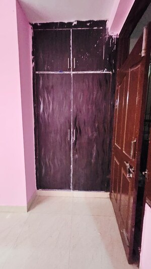 Furnished Amenities in 2 BHK Builder Floor at Hindon Vihar, Sector 49 – for Sale
