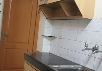 Kitchen in 4 BHK Builder Floor at Omaxe Green Meadow City, Alwar Bypass Road – for Sale