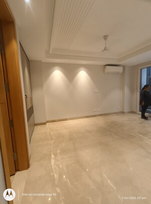 Room in 4 BHK Builder Floor at Geetanjali Enclave – for Sale