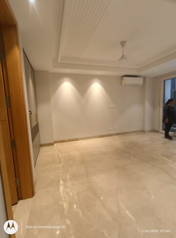 Room in 4 BHK Builder Floor at Geetanjali Enclave – for Sale