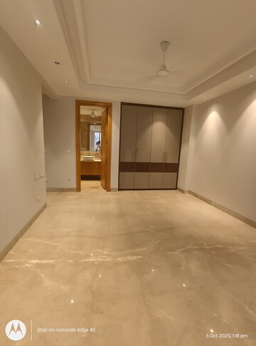 Room in 4 BHK Builder Floor at Geetanjali Enclave – for Sale