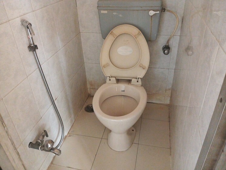 Bathroom, happy-valley 1 Bedroom 425 Sq.Ft. Apartment In Manpada Thane 9334939