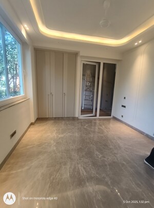 Room in 4 BHK Builder Floor at Geetanjali Enclave – for Sale