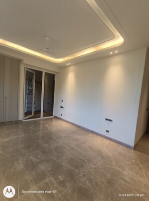 Room in 4 BHK Builder Floor at Geetanjali Enclave – for Sale