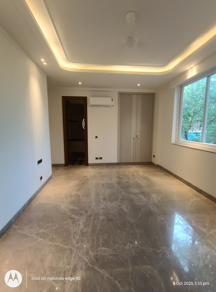 Room, geetanjali enclave 4 Bedroom 345 Sq.Yd. Builder Floor In Geetanjali Enclave Delhi 9334942