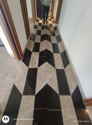  4 BHK Builder Floor at Geetanjali Enclave – for Sale