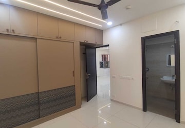 Room in 3 BHK Apartment at Rajapushpa Provincia, Narsingi – for Rent