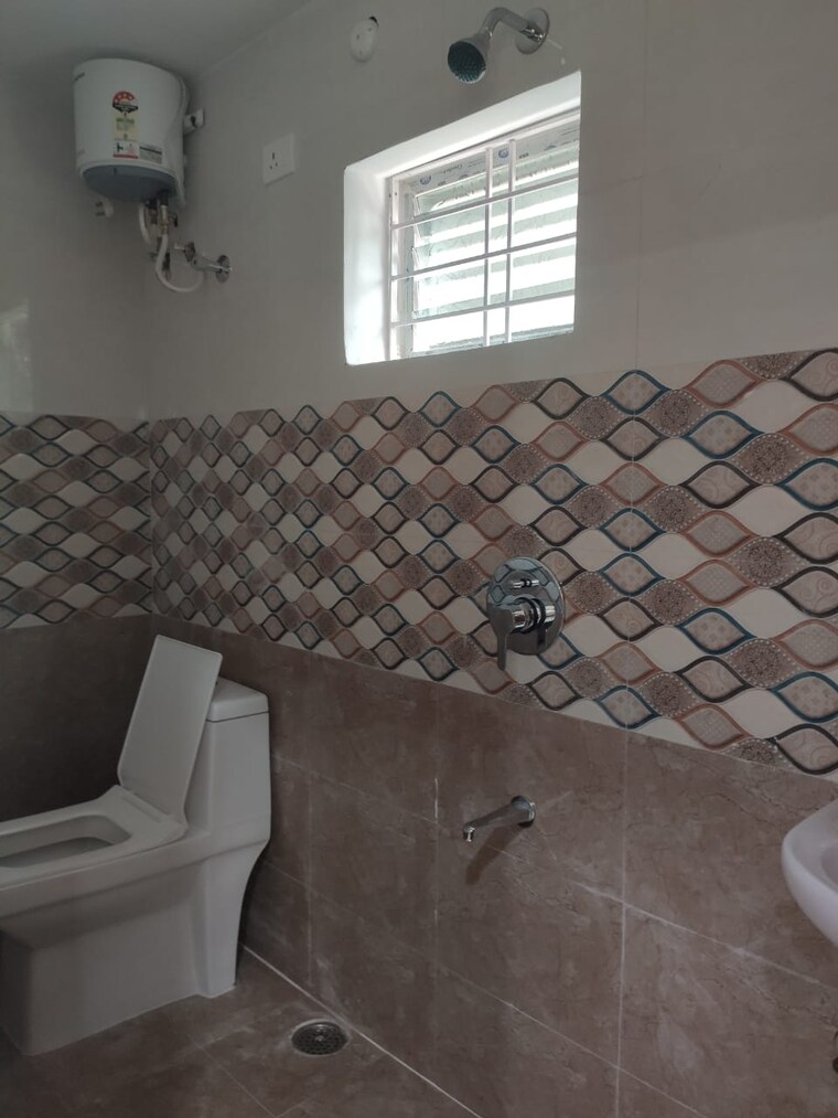 Bathroom, kondapur 2 Bedroom 1000 Sq.Ft. Apartment In Kondapur Hyderabad 9334980