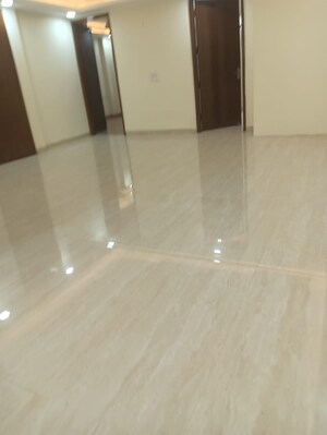 Living Room in 3 BHK Builder Floor at Sector 45 – for Rent