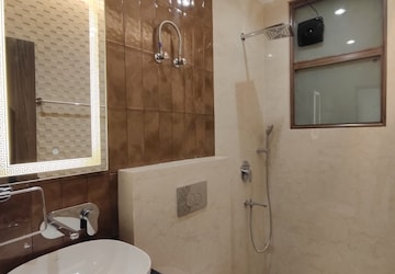 Attached Bathroom in 3 BHK Builder Floor at East Of Kailash – for Sale