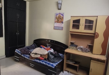 Bedroom in 2 BHK Builder Floor at Dilshad Colony – for Sale