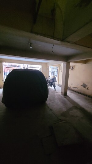 Furnished Amenities in 2 BHK Builder Floor at Dilshad Colony – for Sale