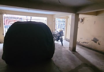 Furnished Amenities in 2 BHK Builder Floor at Dilshad Colony – for Sale