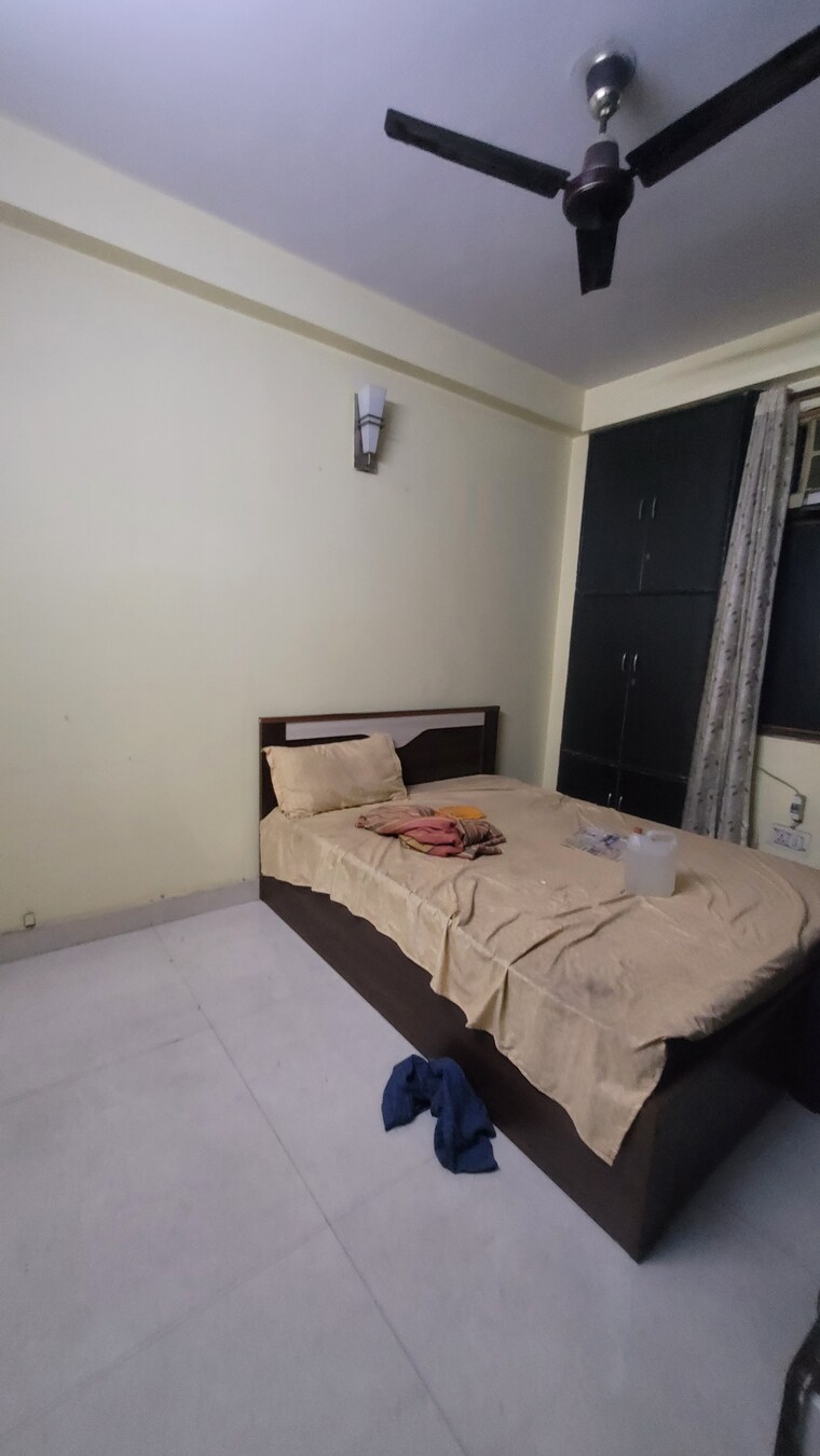 Bedroom, dilshad colony 2 Bedroom 900 Sq.Ft. Builder Floor In Dilshad Colony Delhi 9335005