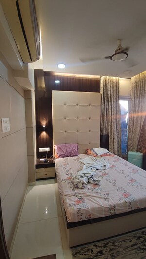 Bedroom in 2 BHK Apartment at Crescent Landmark, Andheri East – for Rent
