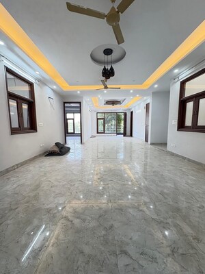 3 BHK Builder Floor For Rent in Saket