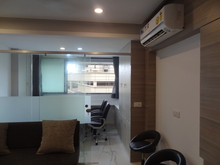 Parking, nutan-madhuban-apartment 1 Bedroom 500 Sq.Ft. Apartment In Worli Mumbai 9335064