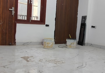 Room in 2 BHK Builder Floor at Chattarpur – for Rent